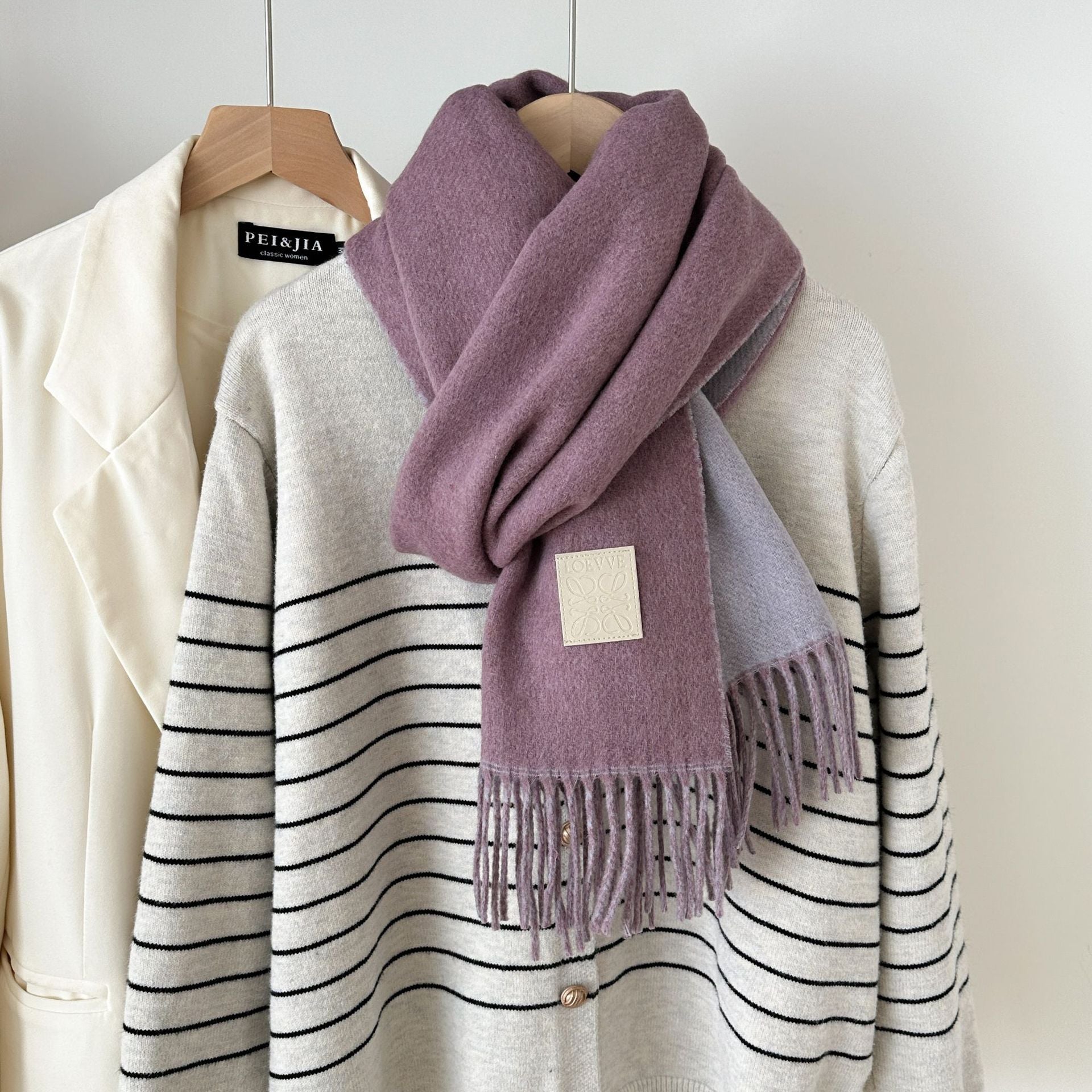 The Dual-Tone Heritage Wool Scarf