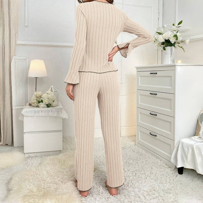 Fashionable Long-Sleeve Jumpsuit With A Notched Collar And Bow