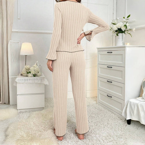 Fashionable Long-Sleeve Jumpsuit With A Notched Collar And Bow